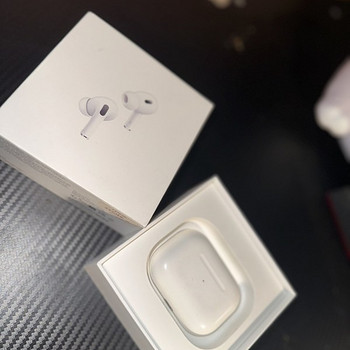 AirPods Pro (2-го поколения)