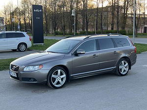 VOLVO V70 (1 фото из 10)