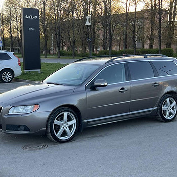 VOLVO V70