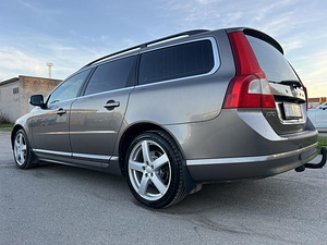 VOLVO V70 (6 фото из 10)
