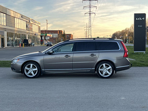 VOLVO V70 (4 фото из 10)