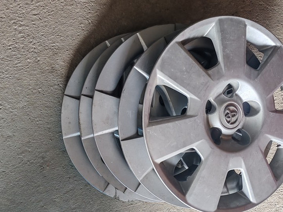 Toyota ilukilbid R15
