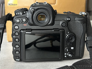 Nikon D500 + 35мм 1.8 + XQD 128ГБ (7 фото из 8)