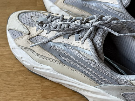 Yeezy Boost 700 V2 Cream US11