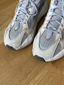 Yeezy Boost 700 V2 Cream US11 (5 foto / 5)