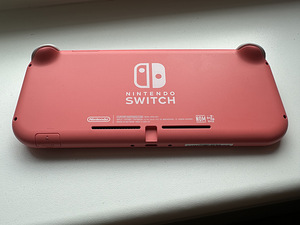 Nintendo Switch Lite + 64Гб SD-карта (4 фото из 10)