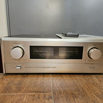 Accuphase E-305V Remote Controlled Integrated Stereo Amp