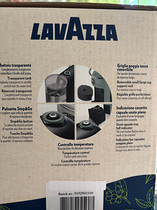 Новая кофе машинка lavAzza (2 фото из 3)