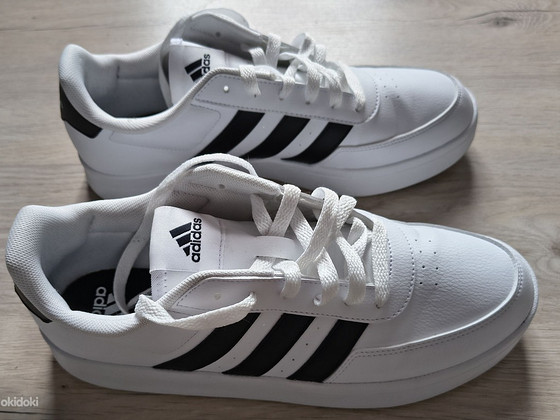 Adidas jalatsid 44 suurus