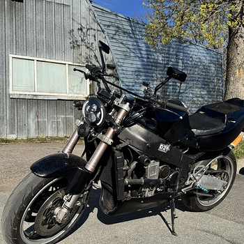 KAWASAKI ZX 750