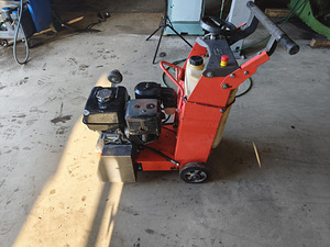 Husqvarna FS400LV напольная пила (2 фото из 2)