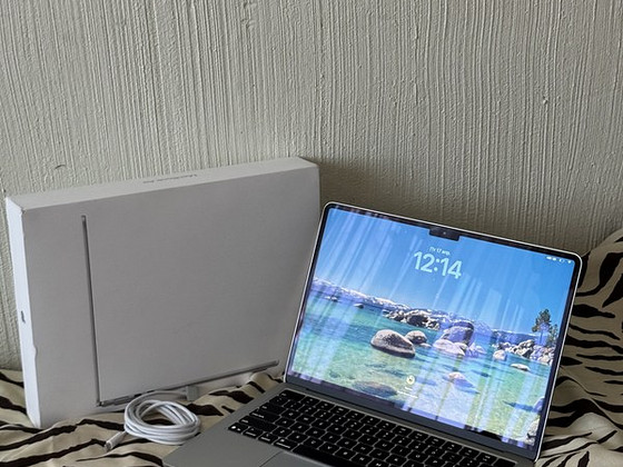 MacBook Air 13” M4 (2025) — 16/512 GB, 100% battery, NEW!