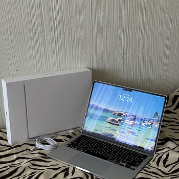 MacBook Air 13” M4 (2025) — 16/512 GB, 100% battery, NEW!