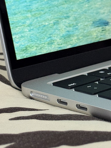 MacBook Air 13” M4 (2025) — 16/512 GB, 100% battery, NEW! (2 foto / 7)