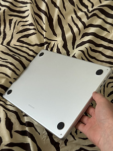 MacBook Air 13” M4 (2025) — 16/512 GB, 100% battery, NEW! (4 foto / 7)