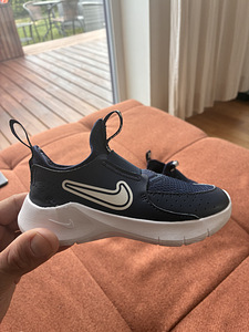 Детские кроссовки Nike (1 фото из 3)