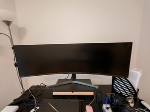 Монитор Samsung S9 ViewFinity 49" (1 фото из 2)