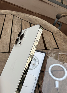 Apple iPhone 13 Pro Max 256GB Серебристый (1 фото из 6)