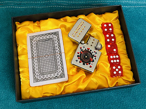Kinkekomplekt tulemasin+täringud+mängukaardid. UUS. (6 foto / 8)