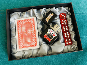 Kinkekomplekt tulemasin+täringud+mängukaardid. UUS. (7 foto / 8)