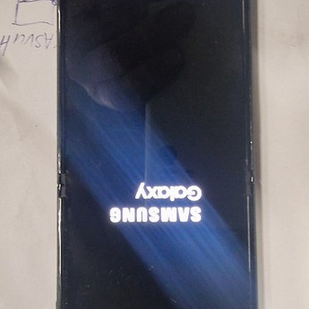 Продается мобильный Samsung Flip3