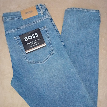 Джинсы Hugo Boss