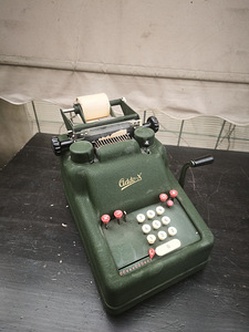 Vintage arvutusmasin (5 foto / 6)