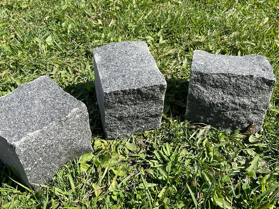 Гранитный кубик 10x10x10
