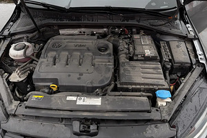 Volkswagen Golf (2 foto / 11)
