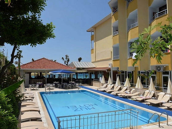 MUZ HOTEL