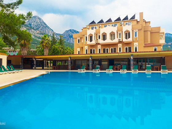 ALEXIUS BEACH HOTEL