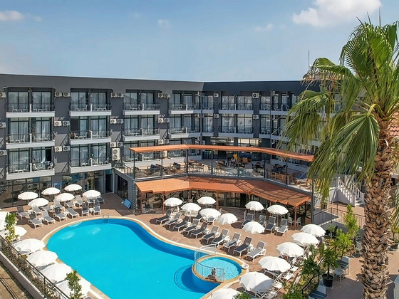 CLOVER MAGIC PARK SIDE HOTEL