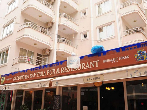 KLEOPATRA BAVYERA & BEBEK