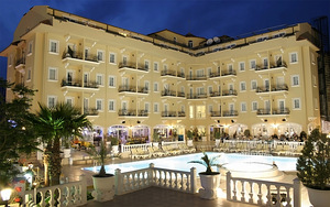 SINATRA HOTEL (3 фото из 10)