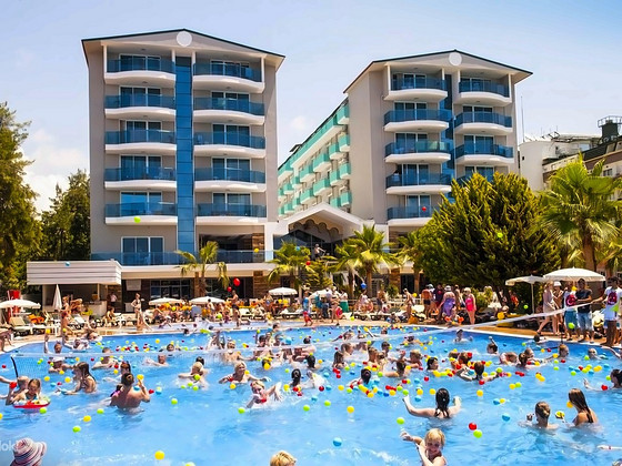 CONCORDIA CELES HOTEL