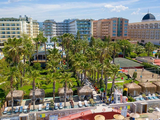 HOLIDAY PARK RESORT