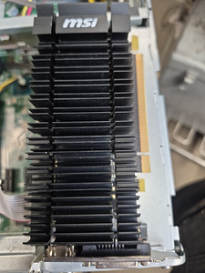 MSI ВИДЕОКАРТА GT (2 фото из 3)