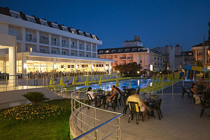 WHITE LILYUM HOTEL (3 foto / 10)