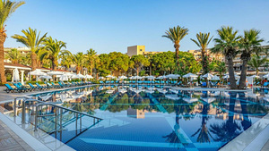 EOS BEACH RESORT (EX. CRYSTAL LAND OF PARADISE) (3 foto / 10)