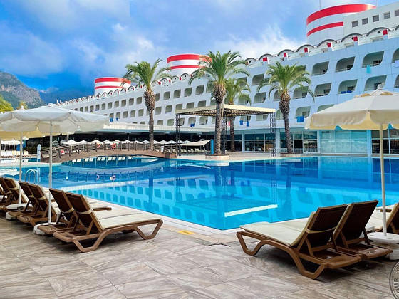 TRANSATLANTIK HOTEL & SPA
