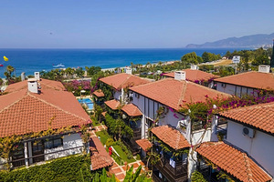 CLUB TITAN HOTEL (1 фото из 10)