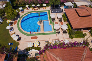 CLUB TITAN HOTEL (4 фото из 10)