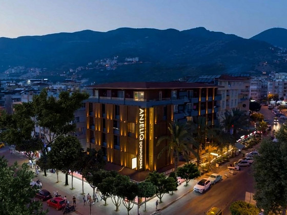 ANJELIQ DOWNTOWN HOTEL