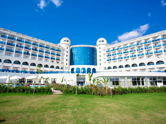 WATER SIDE RESORT & SPA