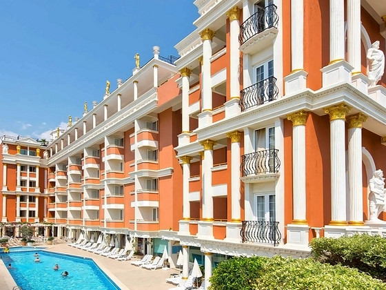 ANTIQUE ROMAN PALACE