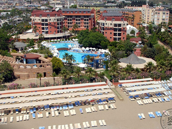 PALMERAS BEACH HOTEL