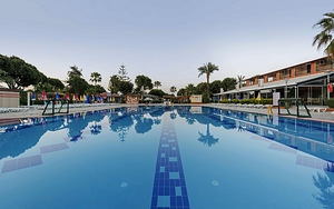 CLUB TURTAS BEACH HOTEL (2 фото из 10)