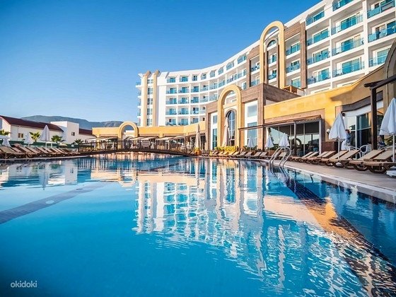 THE LUMOS DELUXE RESORT HOTEL & SPA