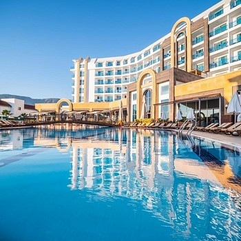 THE LUMOS DELUXE RESORT HOTEL & SPA