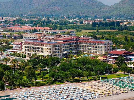 L’OCEANICA BEACH RESORT HOTEL